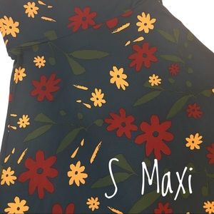 Small floral maxi skirt NWT